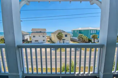 Image de Upscale ocean view home with elevator and dog friendly!