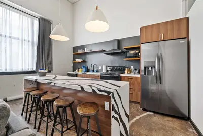 Image de Industrial Loft 3 min to Hillman Cancer Center Sleeps 6