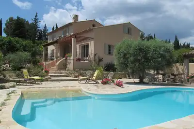 Image de Maison Provencale Avec Piscine