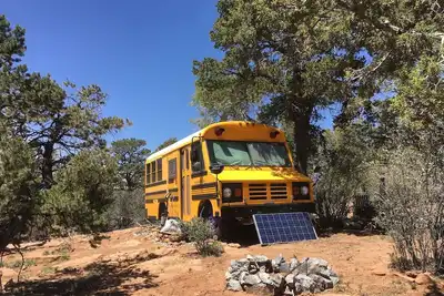 Image de Step into a converted school bus for an unforgettable stay.
