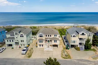 Livin': Oceanfront, Pool, Spa, Elevator