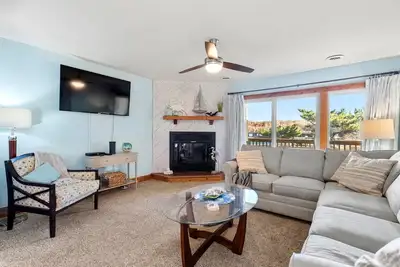 Image de OBXcitement: Oceanfront, Shared Pool, Tennis Court