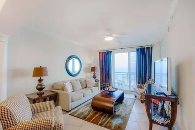 Image de Beautiful 2 Bedroom / 2 Bathroom Condo w/ Bonus Room Overlooking the Gulf – Legacy Tower Ii 603