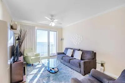 Image de Beautiful 2 Bedroom, 2 Bathroom Condo with Gulf Views – Legacy Tower 2, Unit 1106