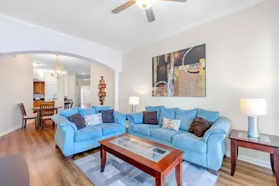 Image de Beautiful 2 Bedroom, 2 Bathroom Condo Overlooking the Gulf – Legacy Tower 2, Unit 1404