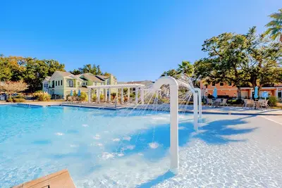 Image de Beautiful 1Bd \/1Bth 2nd Flr Single Garage Walking Distance to Beach Lv-2004