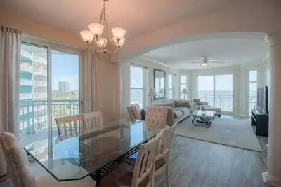 Image de Beautiful 3 Bedroom / 3 Bathroom Corner Condo Overlooking the Gulf – Legacy Tower Ii Unit 701