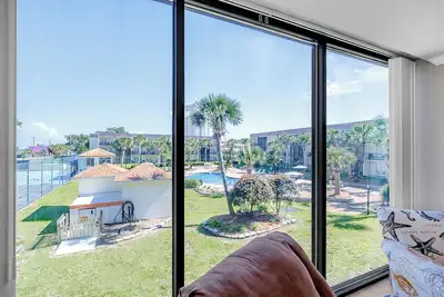 Image de Beautiful 2Bed \/ 2Bath 2nd Floor Unit in Walking Distance to Beach Ocv D202