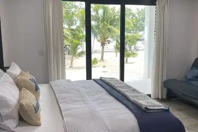 Image de Shedrock Shangrila, Beachfront Ocean Breeze Suite