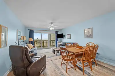 Image de Wonderful 2nd floor condo in Colony By The Sea