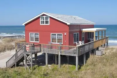 Image de If you are looking for a rustic oceanfront beach home with fabulous ocean views, you have found it.