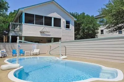 Beached And Lovin' It has many features that will surely enhance your vacation experience