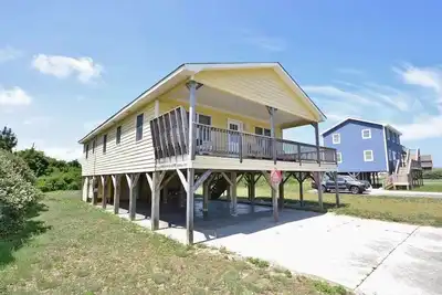 Image de Direct beach access across the street!