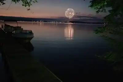 Image de *Escape to your own luxury lakeside oasis on Torch Lake - The perfect getaway*