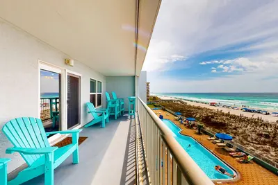 Image de Gulf front condo with free WiFi, washer/dryer, shared pool, & beach access