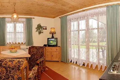 Image de Appartement au sous-sol avec une grande terrasse