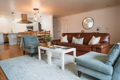 Image de Remodeled Beach Home in Monterey County