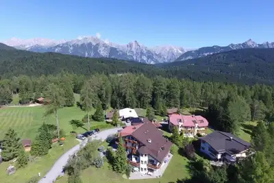 Image de Haus Elisengrund - Chalet Privé - Ferienhaus, 4 Schlafzimmer, 4 Bäder, Küche,