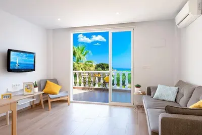 Nordic style apartment: Terrace, sea views & pool