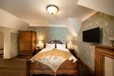 Image de Rhododendron Suite -With views of the rhododendron trees on the hillside