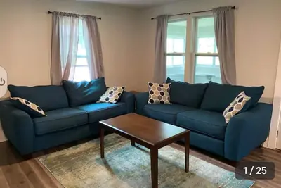 Image de Charming 4 br Home Near Downtown Lake Geneva available for Monthly Rental