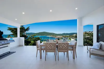 Image de New Modern Contemporary Holiday Home in the heart of Airlie Beach
