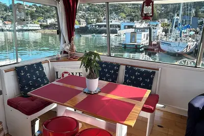 Image de Cute houseboat, amazing location! ! ! Extremely walkable to restaurants and shops