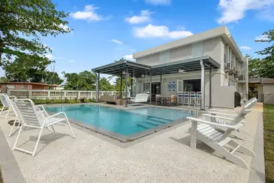 Your own beach house, private pool & pickle ball court, steps to beach.