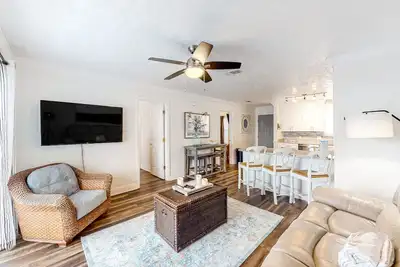 Image de Beautiful Soundfront Condo w/Free WiFi, Sound Views, Ac, W/D, & Shared Pool