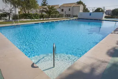 Image de Joli appartement pour 6 personnes avec piscine, Tv, terrasse et parking