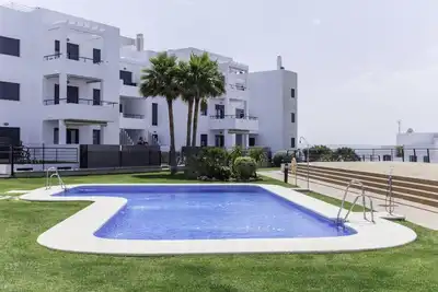 Image de Pool and terrace in a quite area