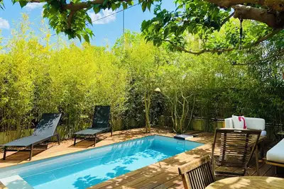 Image de Maison avec Jardin et Piscine Ă 7mn Ă pieds du centre ville
