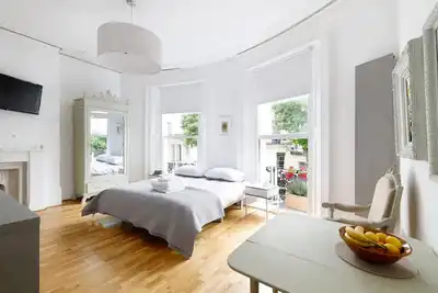 Image de ⭐⭐Chic Light And Spacious Regency Studio By Sea⭐⭐