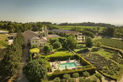 Image de Beautiful Chateau rental for 22 people in Provence