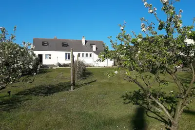 Image de House with large garden ideally located 5 minutes walk from Trestel beach