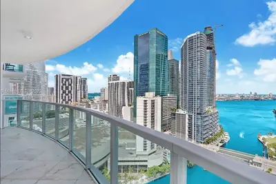 Image de Bachelor Paradise, Best Views in Brickell Center