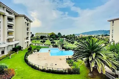 Image de 2 Pieces, Dans Residence De Standing, Piscine, Clim, Au Bord De La Mer