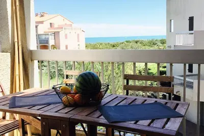 Image de Piscine, plage et vue mer pour ce T3 équipé pour 6 personnes - 6fr324