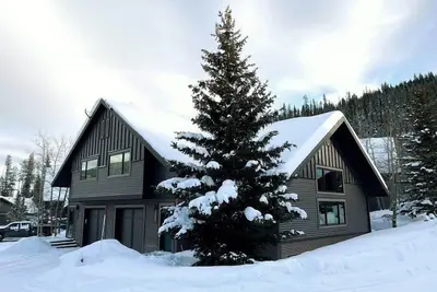 Image de 100 Steps Away, Ski in Ski Out Condo