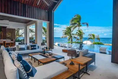 Image de 7br Fully-Staffed Exclusive Luxury Villa w\/Pool and Beach View