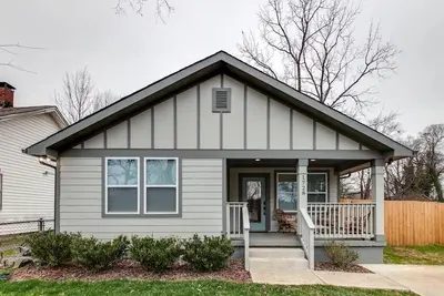 Image de New Spacious Home 2 Miles From Downtown