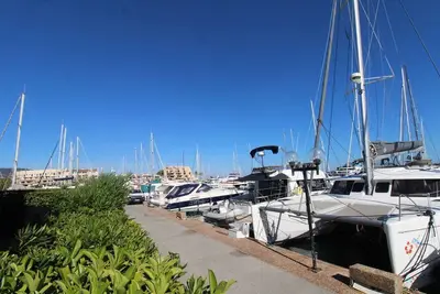 Image de Superbe T2 Cabine - Résidence Les 2 Voiles aux Marines de Cogolin
