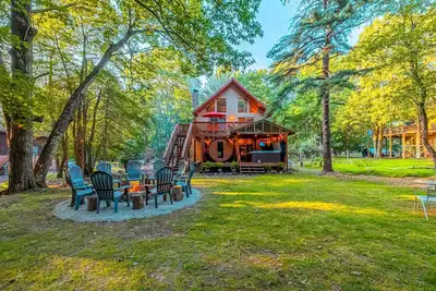 Image de Sauna & 2-Story Deck: Luxe Poconos Chalet