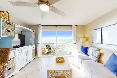 Image de Gulf-front family condo with pool & hot tub, Ac, private W/D, balcony, WiFi