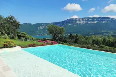 Image de Superbe appartement 2 chambres \/ Lovely 2 bedrooms with terrasse Toushita
