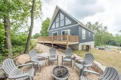 Image de New! Cozy Mountaintop Stay Near Slopes & Rafting