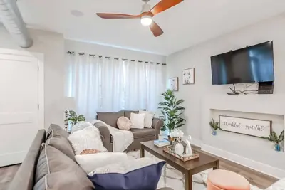 Image de 2019 Build! Trendy 4 Br w/ Pool Table!