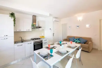 Image de Elegant three-room apartment first row to the sea
