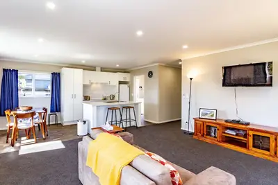 Image de Bluebird Day - National Park Holiday Home