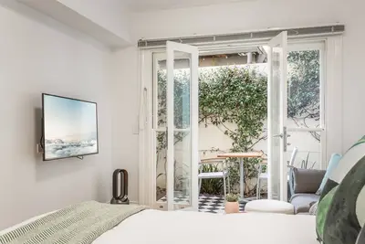 Image de Lovely Studio with Patio 25 min from Sydney Cbd